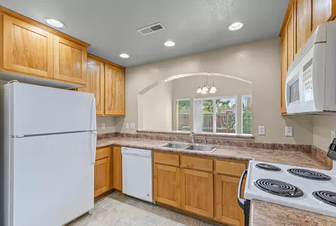 314 Live Oak Loop, Central Point, OR 97502 photo 10