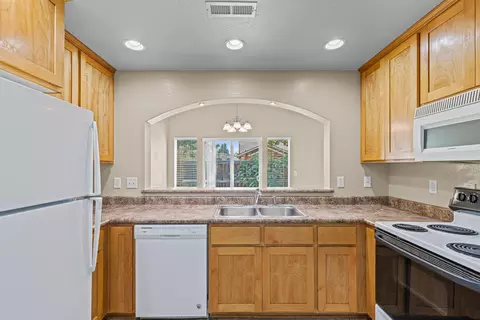 314 Live Oak Loop, Central Point, OR 97502 photo 11