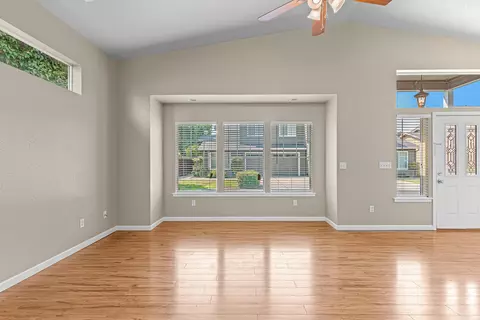 314 Live Oak Loop, Central Point, OR 97502 photo 6