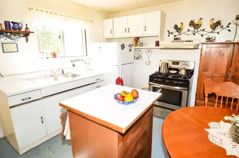 Kitchen - 62305 Haggard Loop, John Day, OR 97845 photo 1 of 3