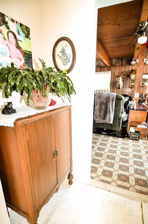 Entry Way - 62305 Haggard Loop, John Day, OR 97845 photo 3 of 3