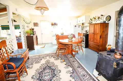 Dining - 62305 Haggard Loop, John Day, OR 97845 photo 2 of 2