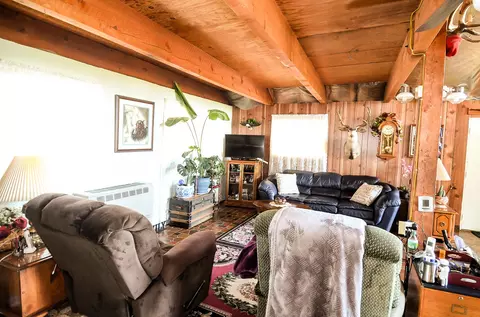 Living - 62305 Haggard Loop, John Day, OR 97845 photo 2 of 4