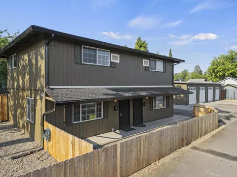 622 Hamilton St, Medford, OR 97501
