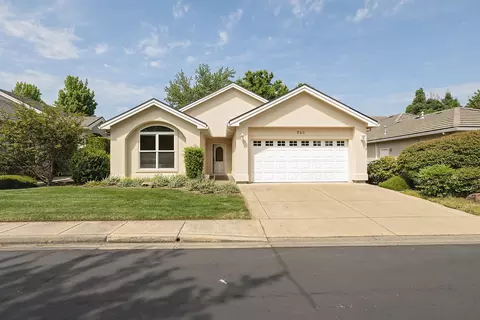 748 Fernwood Dr, Medford, OR 97504