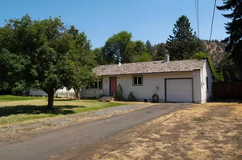 854 NE 10th St, Bend, OR 97701
