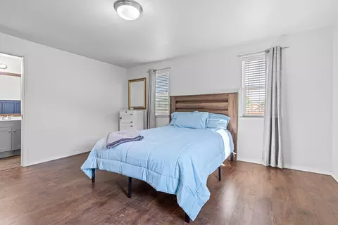 Bedroom - 1126 Highlands Dr, Eagle Point, OR 97524 photo 3 of 5