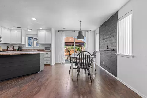 Dining - 1126 Highlands Dr, Eagle Point, OR 97524 photo 1 of 2
