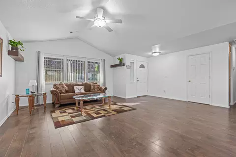 Living - 1126 Highlands Dr, Eagle Point, OR 97524 photo 2 of 2