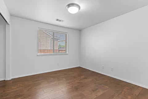 Bedroom - 1126 Highlands Dr, Eagle Point, OR 97524 photo 4 of 5