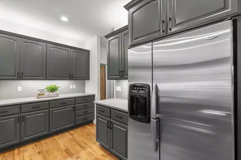 Kitchen - 210 NW Skyliner Summit Loop, Bend, OR 97703 photo 5 of 6