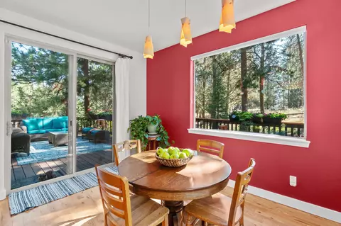 Dining - 210 NW Skyliner Summit Loop, Bend, OR 97703 photo 2 of 3