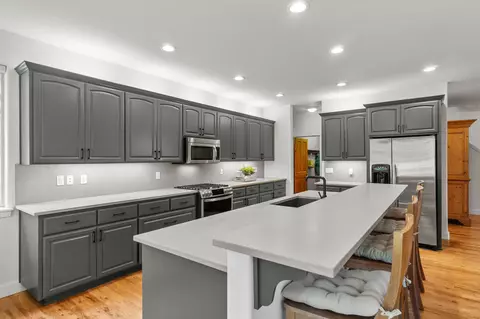 Kitchen - 210 NW Skyliner Summit Loop, Bend, OR 97703 photo 1 of 6