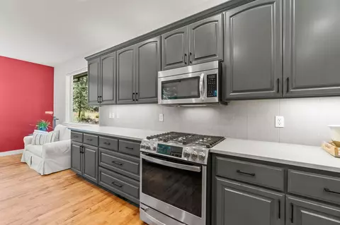 Kitchen - 210 NW Skyliner Summit Loop, Bend, OR 97703 photo 6 of 6