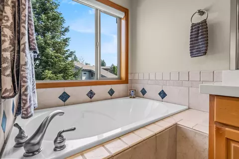 19557 Painted Ridge Loop, Bend, OR 97702 photo 32