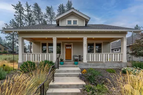 1009 E Black Butte Ave, Sisters, OR 97759