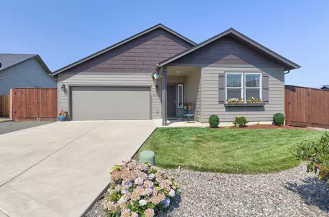 2611 Greyfox Ct, Sutherlin, OR 97479