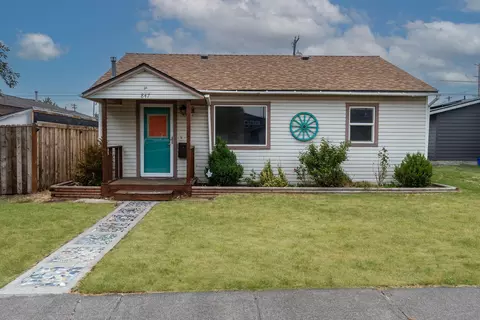 847 SW 14th St, Redmond, OR 97756