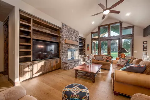 Living - 23689 Highway 20, Bend, OR 97701 photo 2 of 3