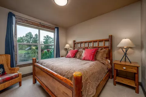 Bedroom - 23689 Highway 20, Bend, OR 97701 photo 6 of 7