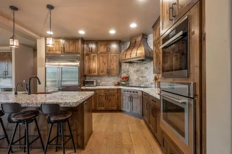 Kitchen - 23689 Highway 20, Bend, OR 97701 photo 2 of 5