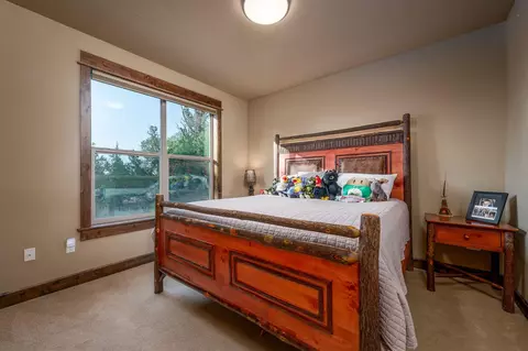 Bedroom - 23689 Highway 20, Bend, OR 97701 photo 5 of 7