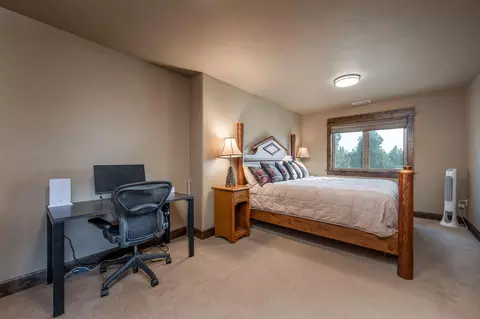 Bedroom - 23689 Highway 20, Bend, OR 97701 photo 7 of 7