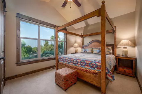Bedroom - 23689 Highway 20, Bend, OR 97701 photo 3 of 7