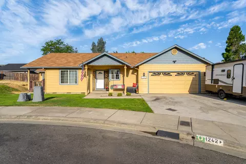 1242 Rockingham Pl, Grants Pass, OR 97527