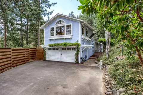 898 Morton St, Ashland, OR 97520