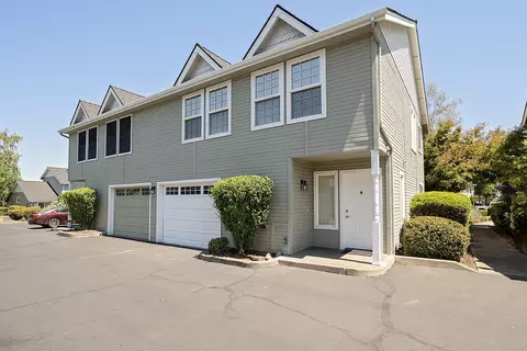 1224 N Modoc Ave #3, Medford, OR 97504