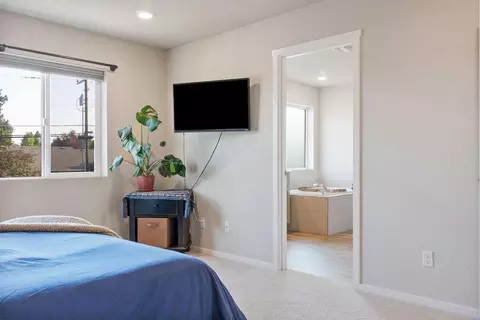 Bedroom - 20621 SE Gemstone Ave, Bend, OR 97702 photo 4 of 8