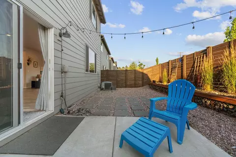 Exterior - 20621 SE Gemstone Ave, Bend, OR 97702 photo 5 of 7