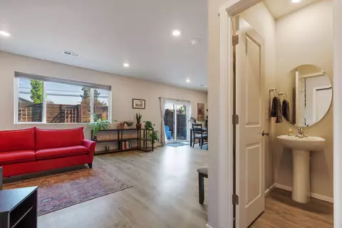 Entry Way - 20621 SE Gemstone Ave, Bend, OR 97702 photo 5 of 13