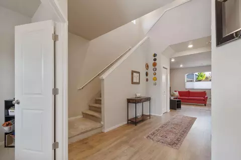 Entry Way - 20621 SE Gemstone Ave, Bend, OR 97702 photo 3 of 13