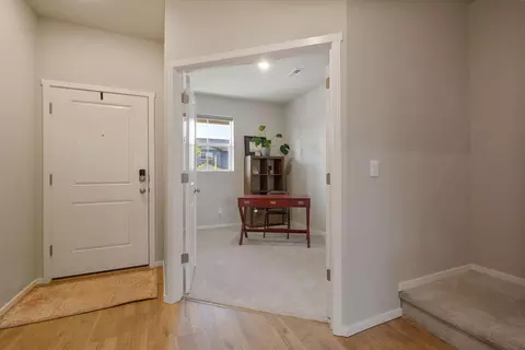 Entry Way - 20621 SE Gemstone Ave, Bend, OR 97702 photo 2 of 13