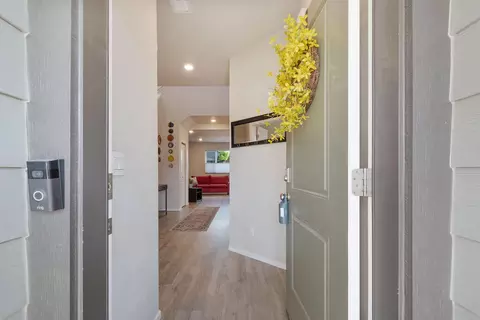 Entry Way - 20621 SE Gemstone Ave, Bend, OR 97702 photo 1 of 13