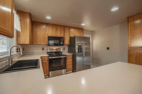 494 St Clair Way, Eagle Point, OR 97524 photo 4