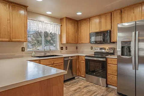 494 St Clair Way, Eagle Point, OR 97524 photo 3