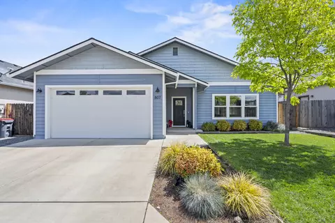807 Danville Ln, Medford, OR 97501