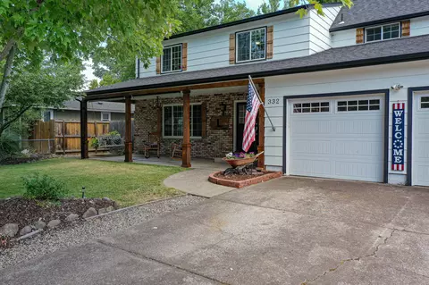 332 Shadow Lawn Dr, Eagle Point, OR 97524 photo 2