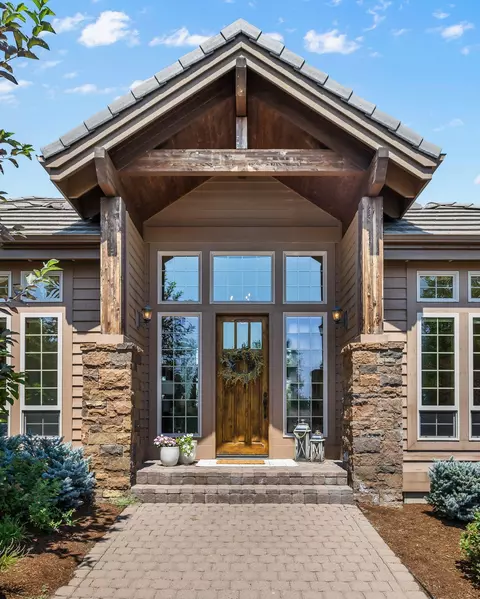 19202 Green Lakes Loop, Bend, OR 97702 photo 4