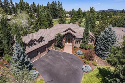 19202 Green Lakes Loop, Bend, OR 97702 photo 2