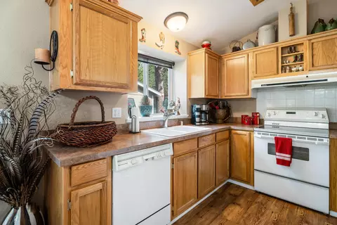 52910 Walker Way, La Pine, OR 97739 photo 11