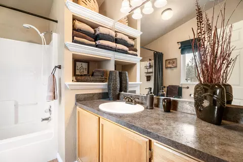 52910 Walker Way, La Pine, OR 97739 photo 20