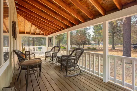 52910 Walker Way, La Pine, OR 97739 photo 3