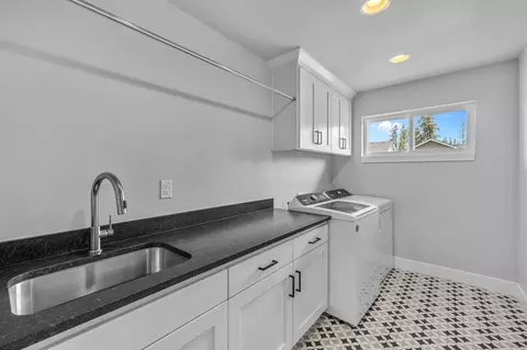 20477 Aberdeen Dr, Bend, OR 97702 photo 21