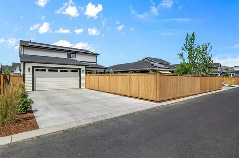 20477 Aberdeen Dr, Bend, OR 97702 photo 31