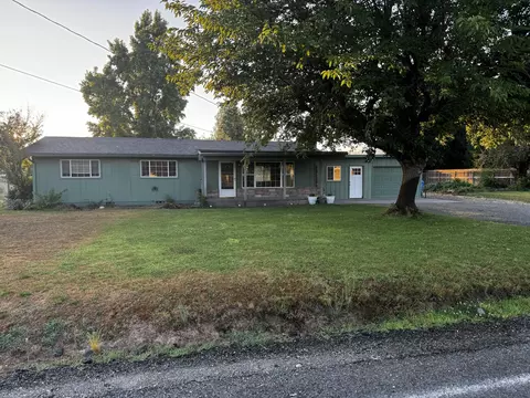 945 Buena Vista Ln, Grants Pass, OR 97527