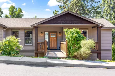 2121 NW Black Pines Pl, Bend, OR 97703